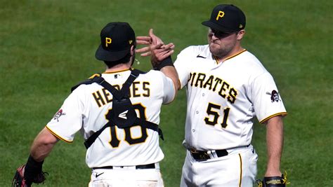 Joe, Keller lead Pirates over Reds 4-2 for 5th straight win